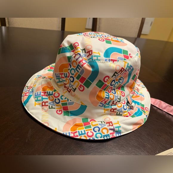 New Gucci North Face Logo Double Sided Bucket Hat Size M - Picture 9 of 16